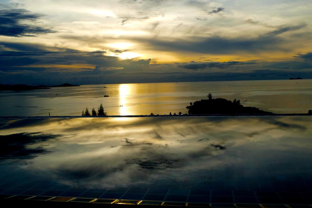 Unique Boutique Resort Bang Rak Beach  Bagian luar foto